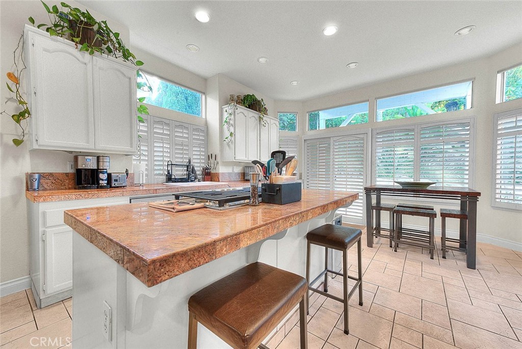 15028 Avenida De Las Flores Property Photo 7