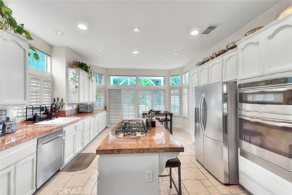 15028 Avenida De Las Flores Property Photo 19