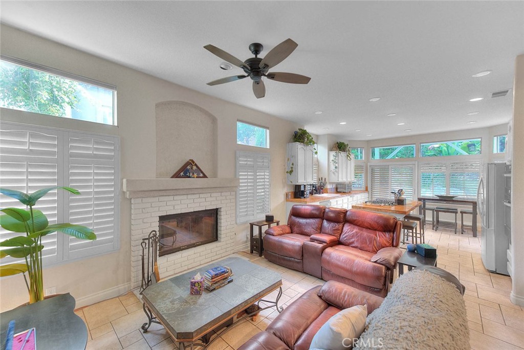 15028 Avenida De Las Flores Property Photo 21