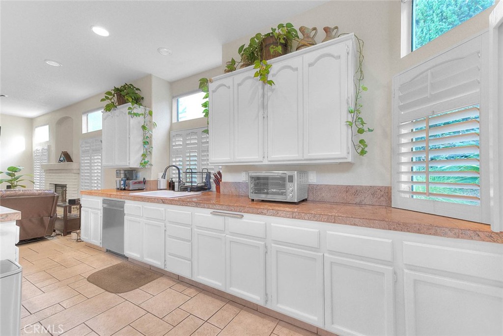 15028 Avenida De Las Flores Property Photo 24