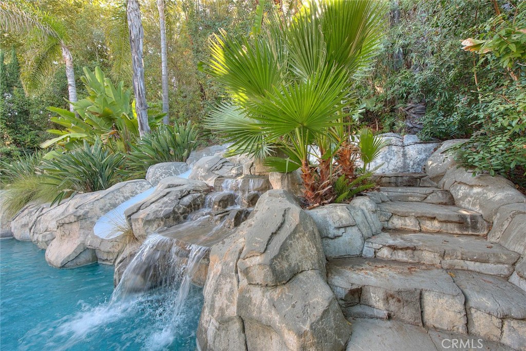 15028 Avenida De Las Flores Property Photo 47