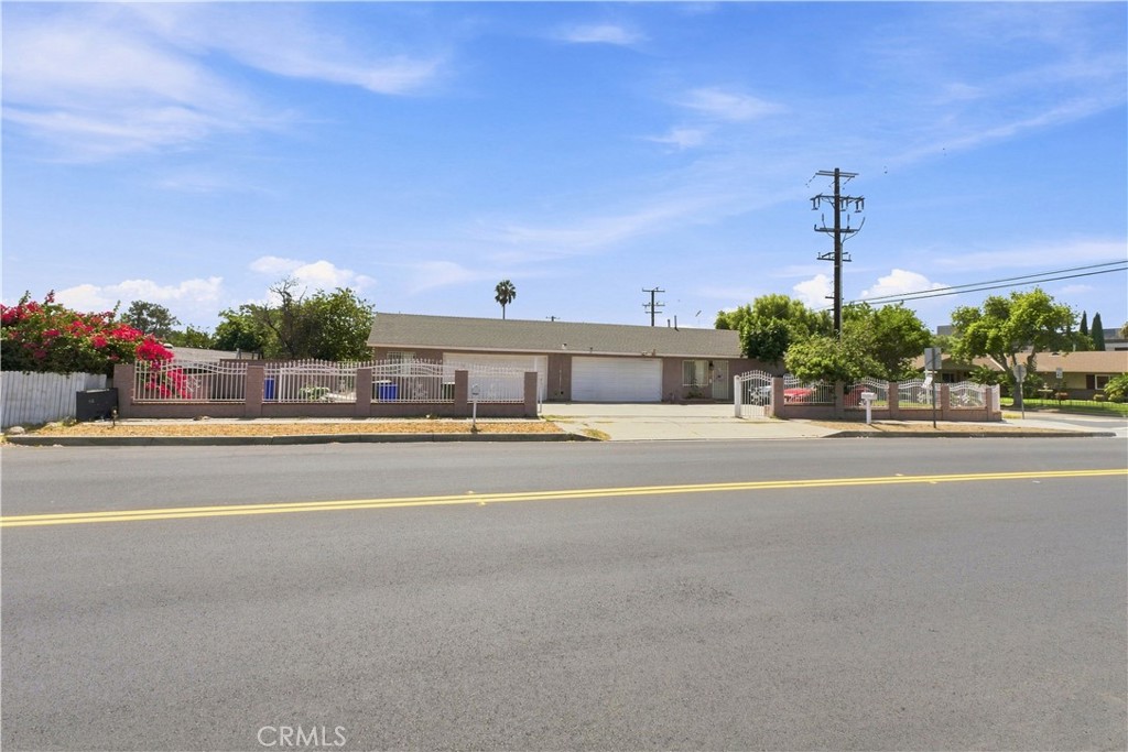17317 Marygold Property Photo 2