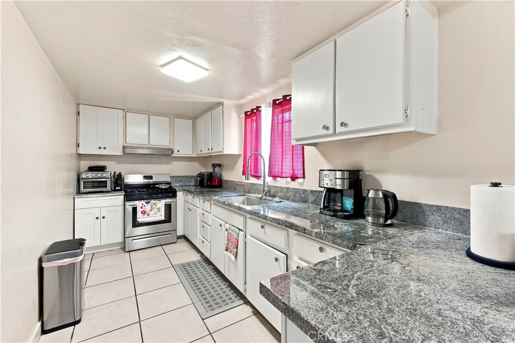 17317 Marygold Property Photo 3