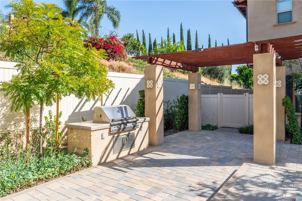 810 Francesca Property Photo 2