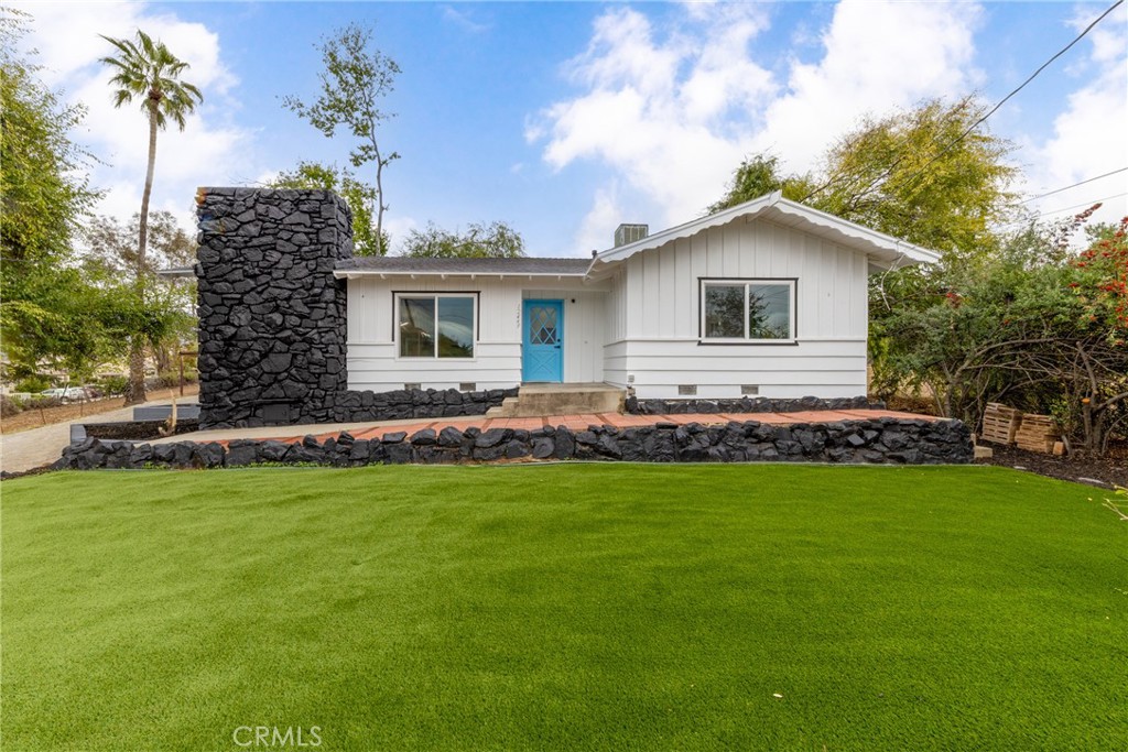 12449 6th Property Photo 1