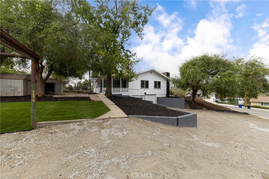 12449 6th Property Photo 4