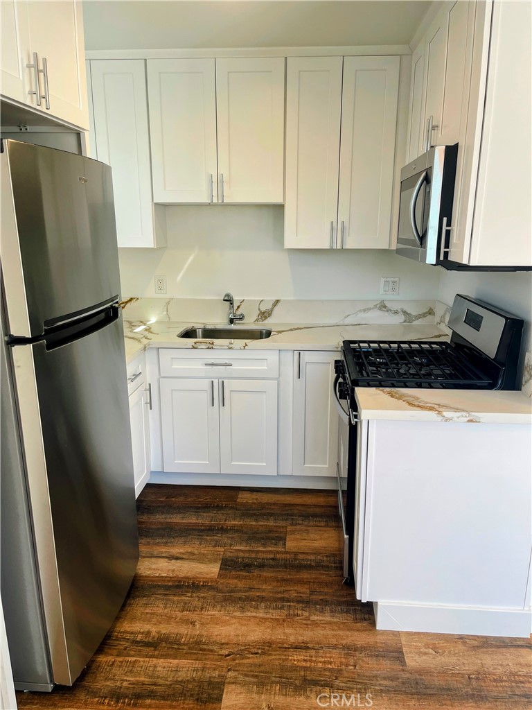 1809 S Gramercy Place Property Photo 3