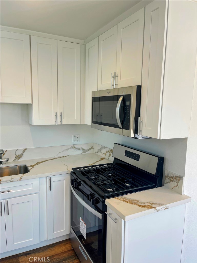1809 S Gramercy Place Property Photo 4