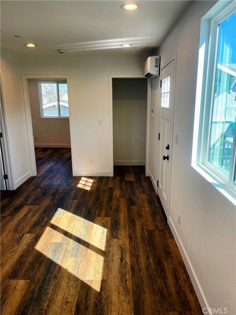 1809 S Gramercy Place Property Photo 8