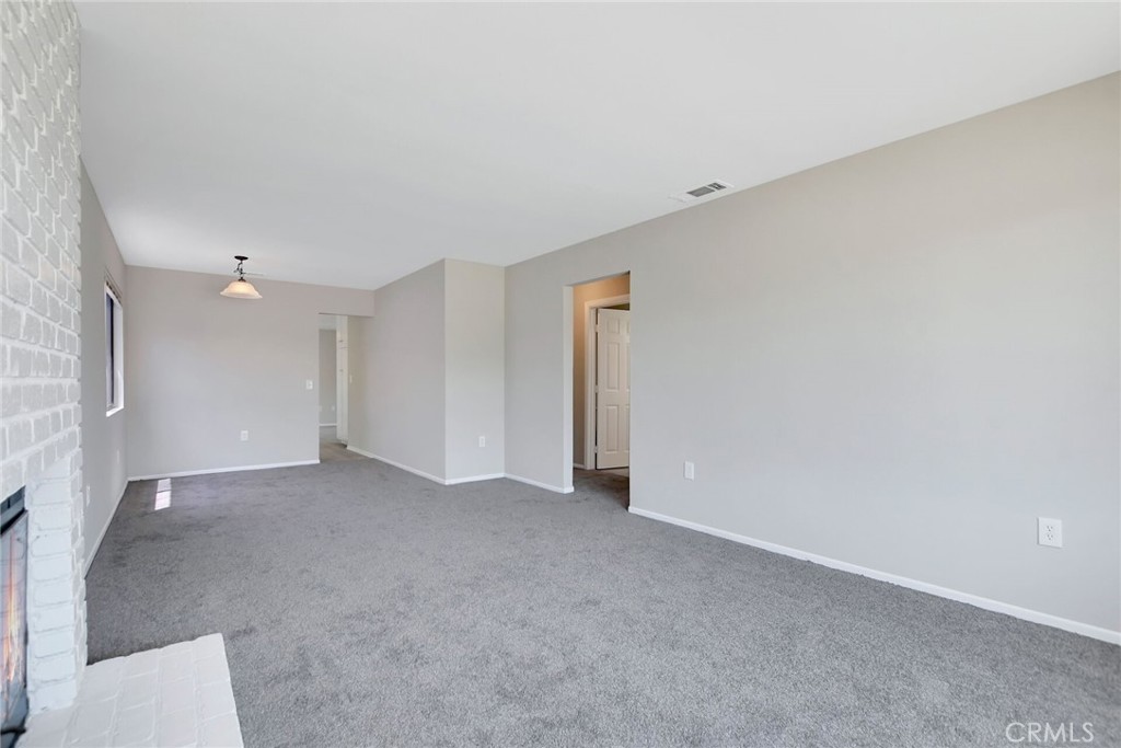 3102 W Devonshire Avenue Property Photo 6