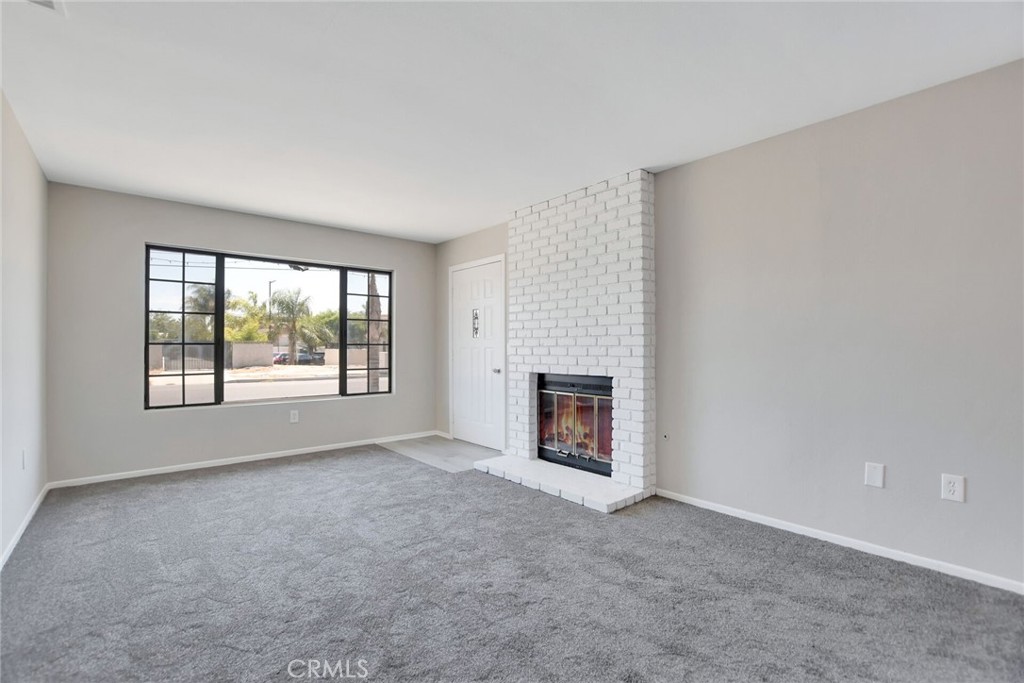 3102 W Devonshire Avenue Property Photo 9
