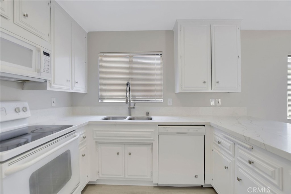 3102 W Devonshire Avenue Property Photo 12