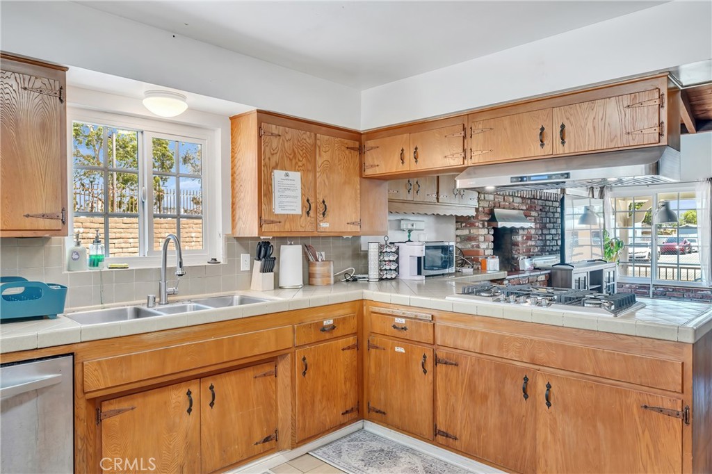 1345 Jellick Avenue Property Photo 14