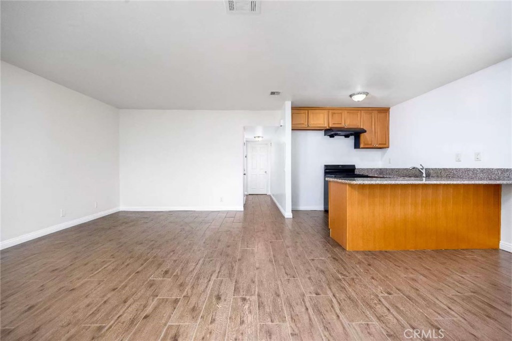 5516 Sultana Property Photo 2