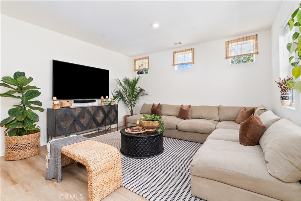 4044 Summer Way Property Photo 10