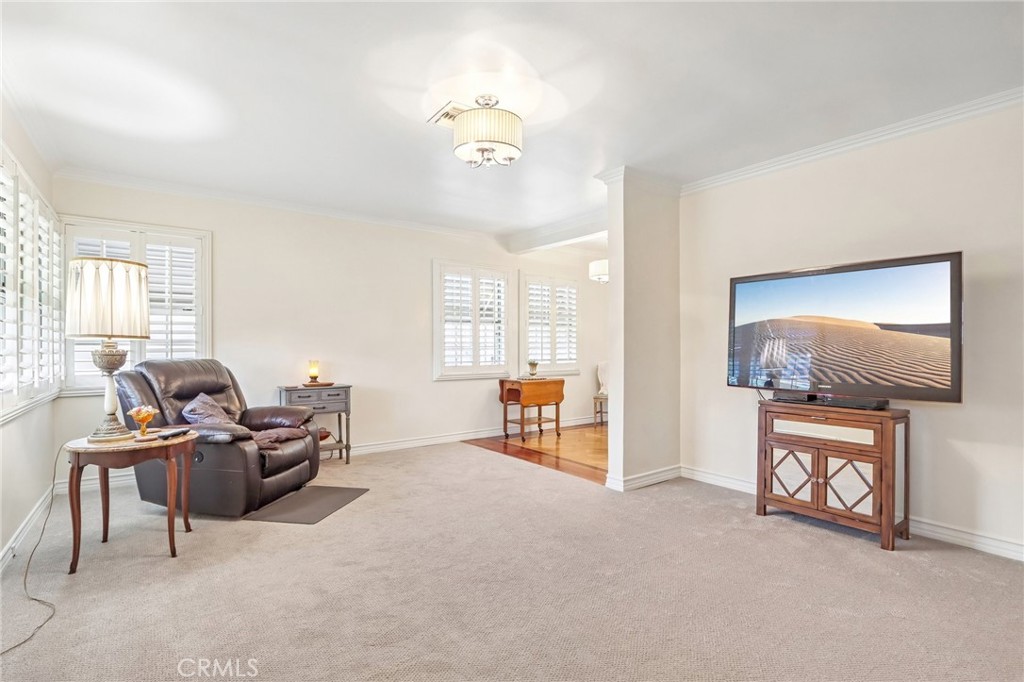 845 Oakdale Property Photo 4