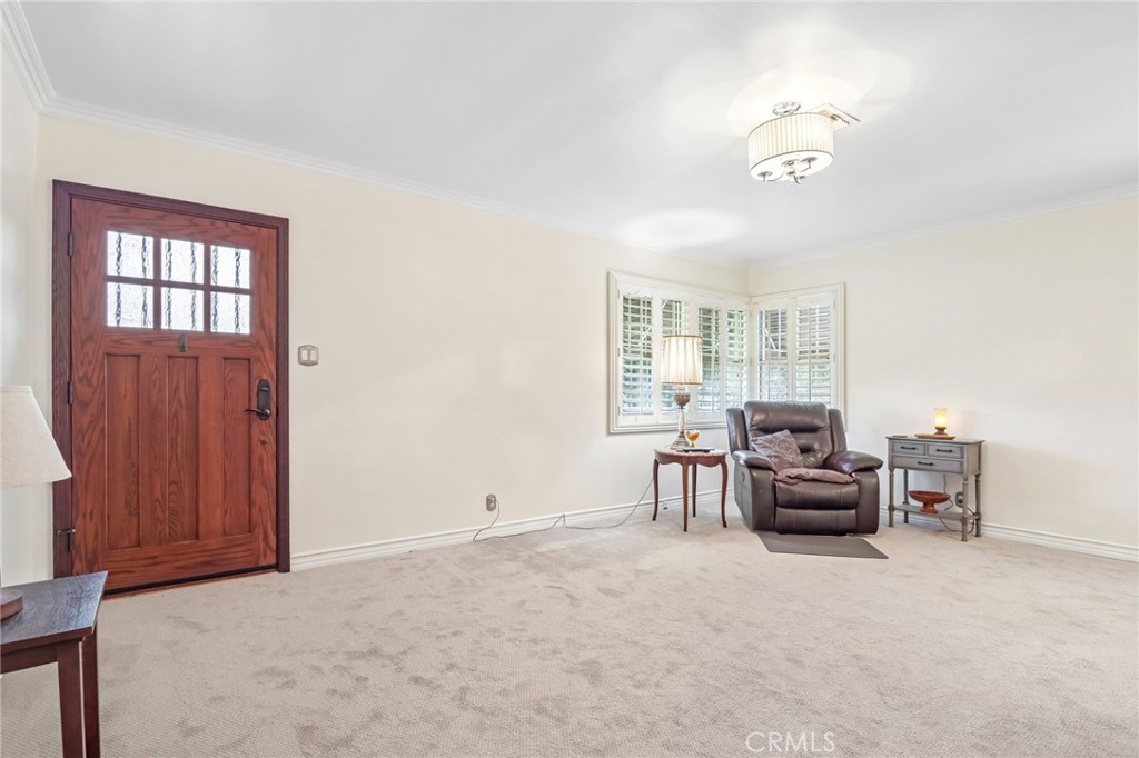845 Oakdale Property Photo 5