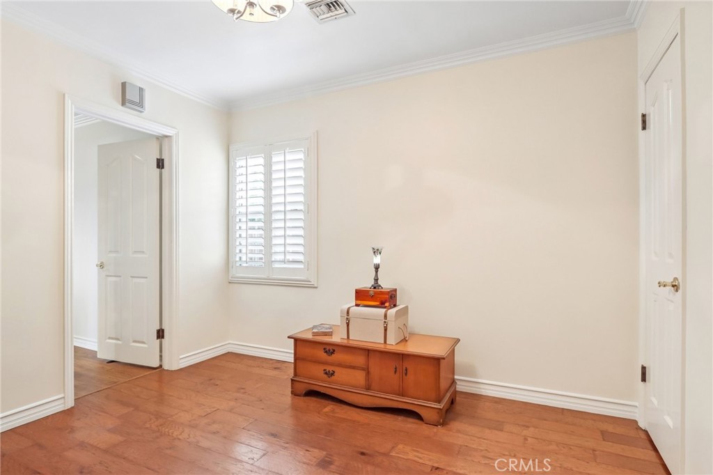 845 Oakdale Property Photo 14