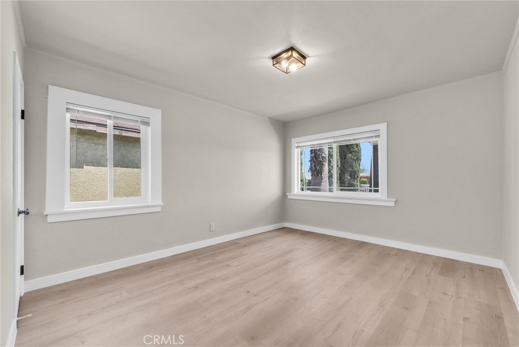 1039 E Elma Property Photo 20