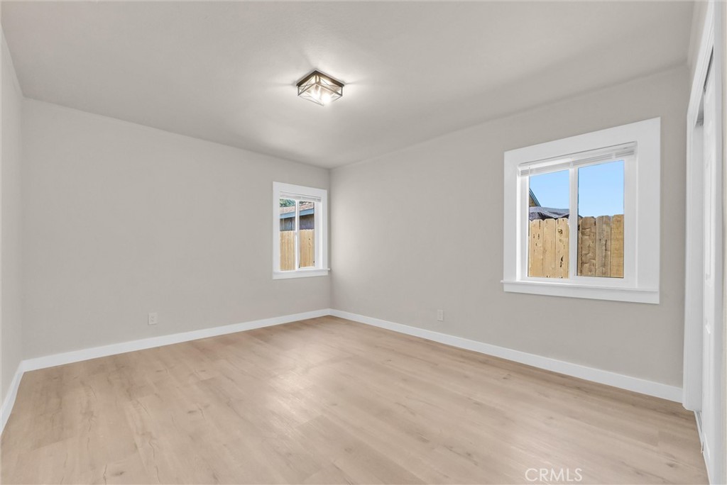 1039 E Elma Property Photo 23