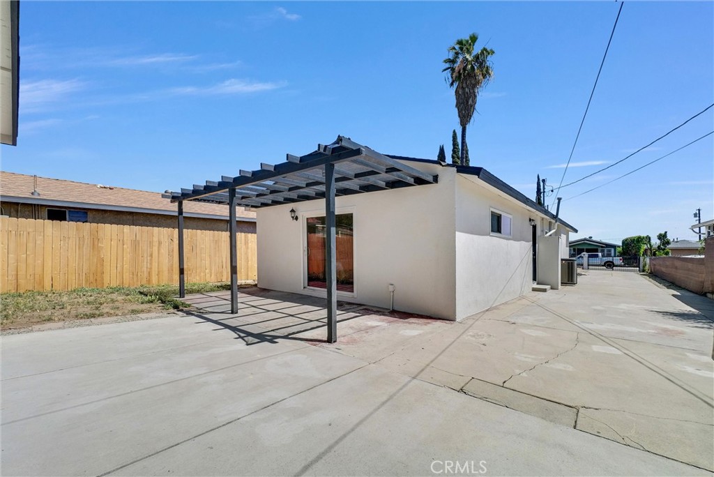 1039 E Elma Property Photo 27