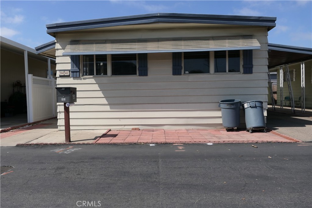 15621 Beach 151 Property Photo 2