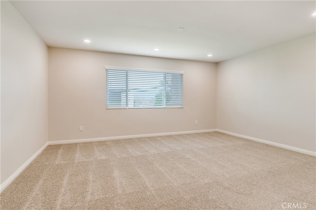 11119 Poplar Street D Property Photo 6