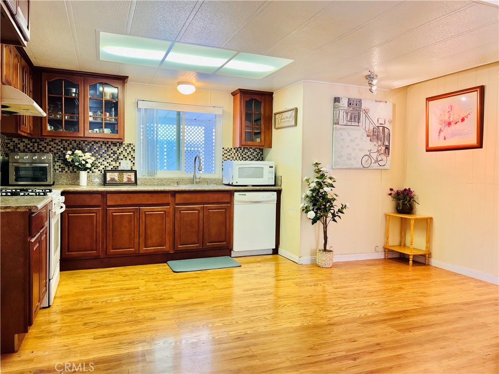 1441 S Paso Real Avenue 10 Property Photo 16