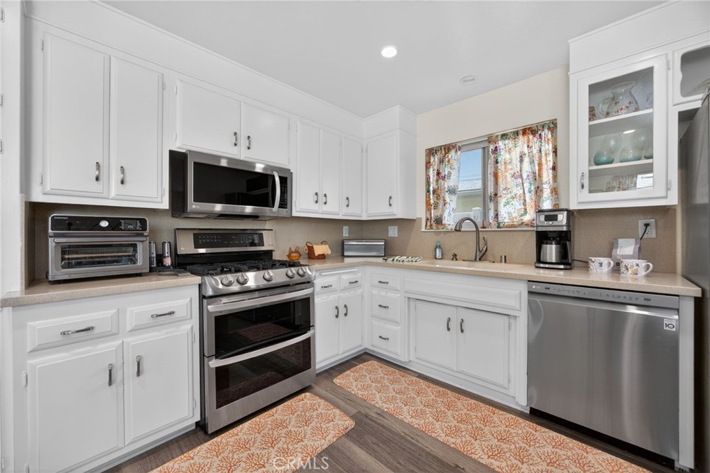 2525 Neptune Place Property Photo 10