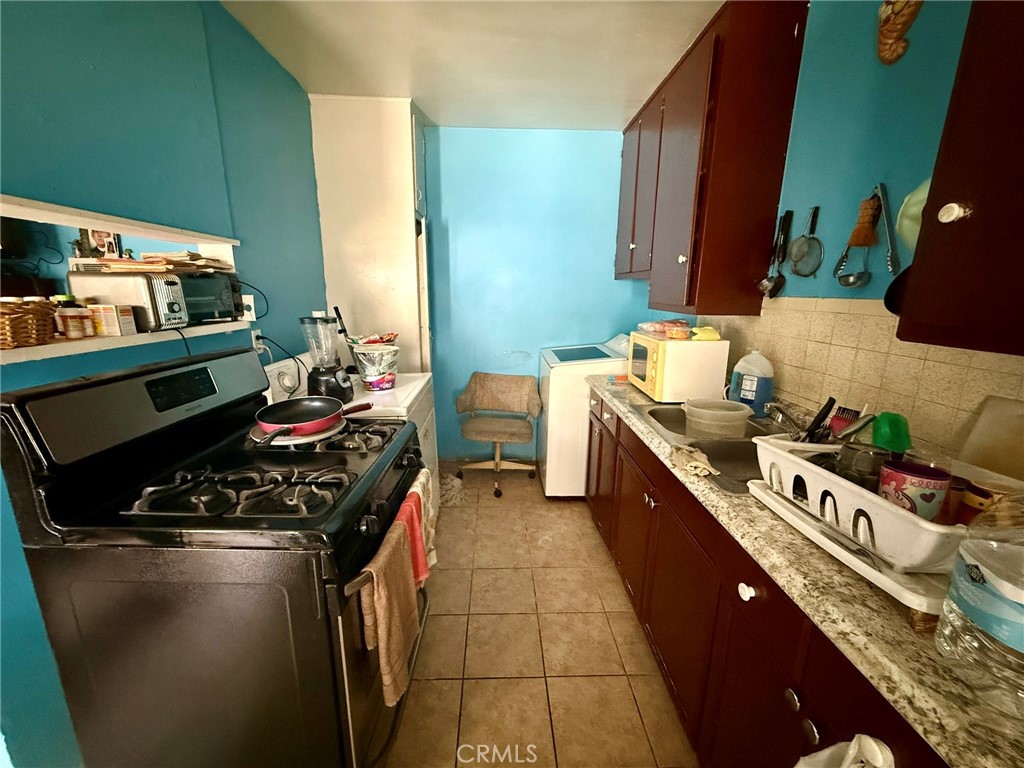 10711 Brockway Property Photo 6