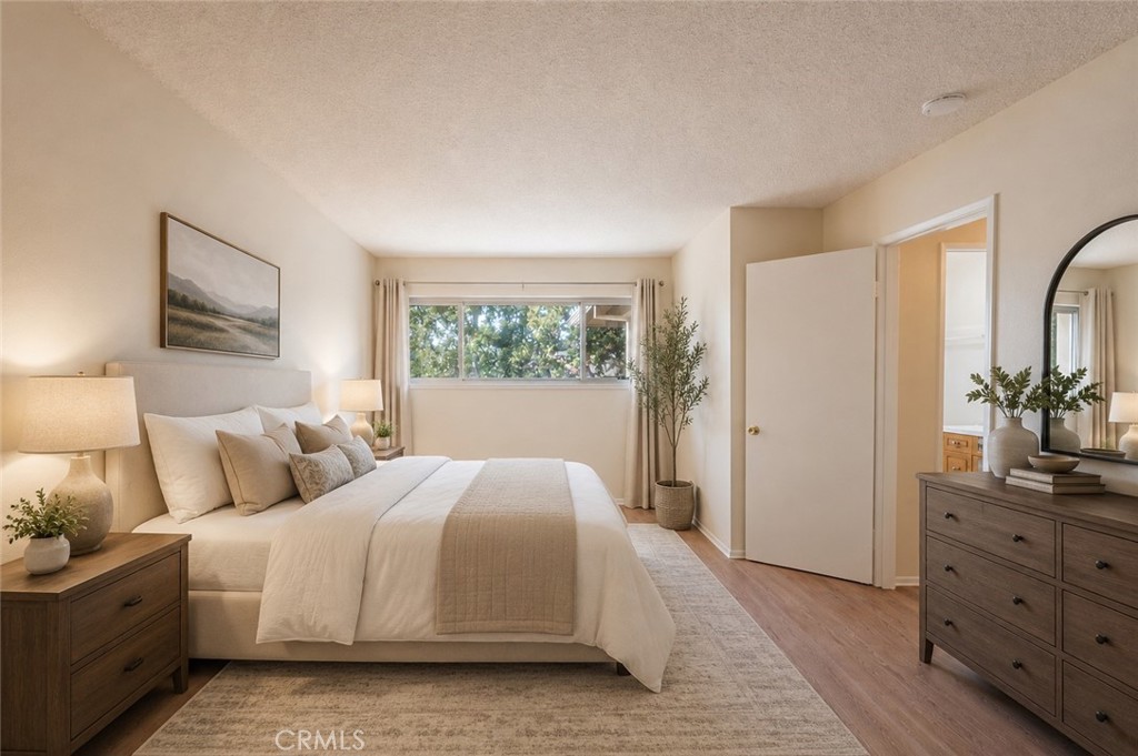 1008 Las Lomas Unit C Property Photo 2