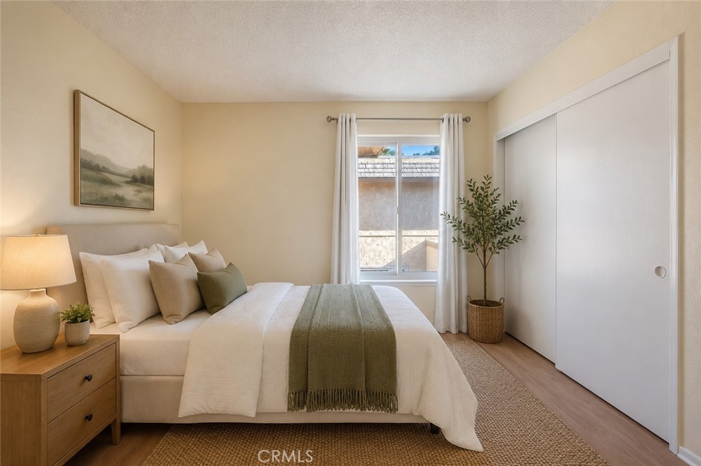 1008 Las Lomas Unit C Property Photo 3