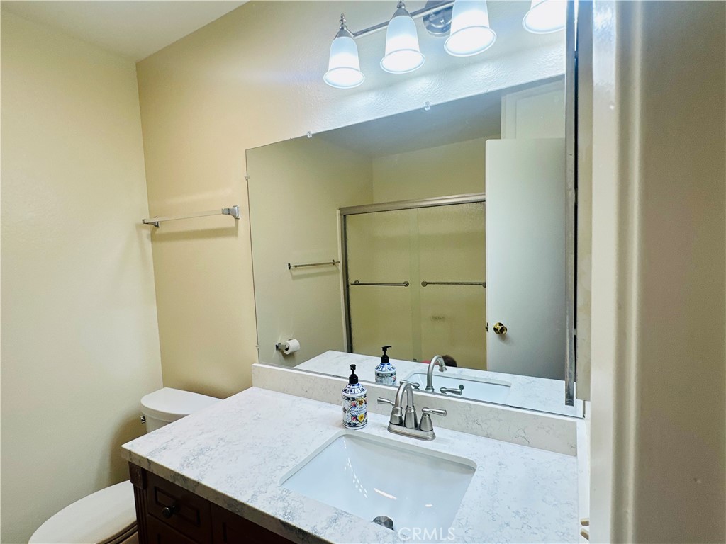 1008 Las Lomas Unit C Property Photo 5