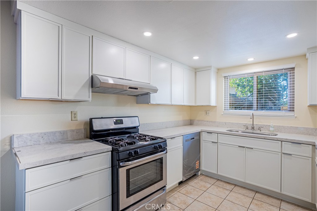 1008 Las Lomas Unit C Property Photo 7
