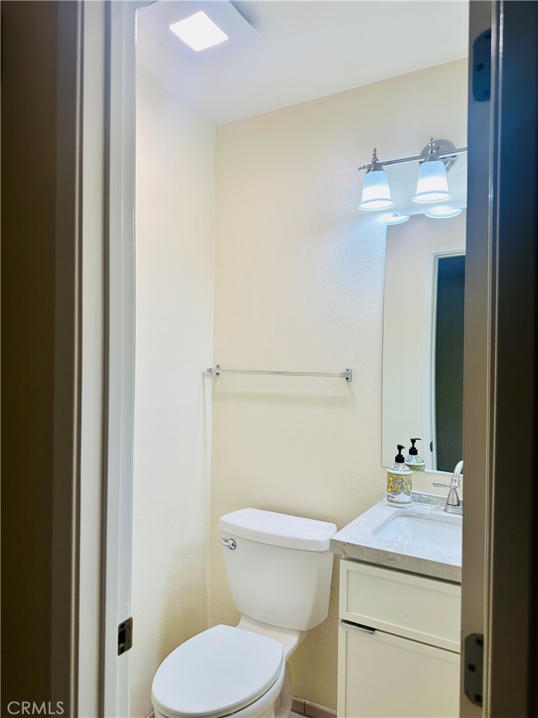 1008 Las Lomas Unit C Property Photo 12