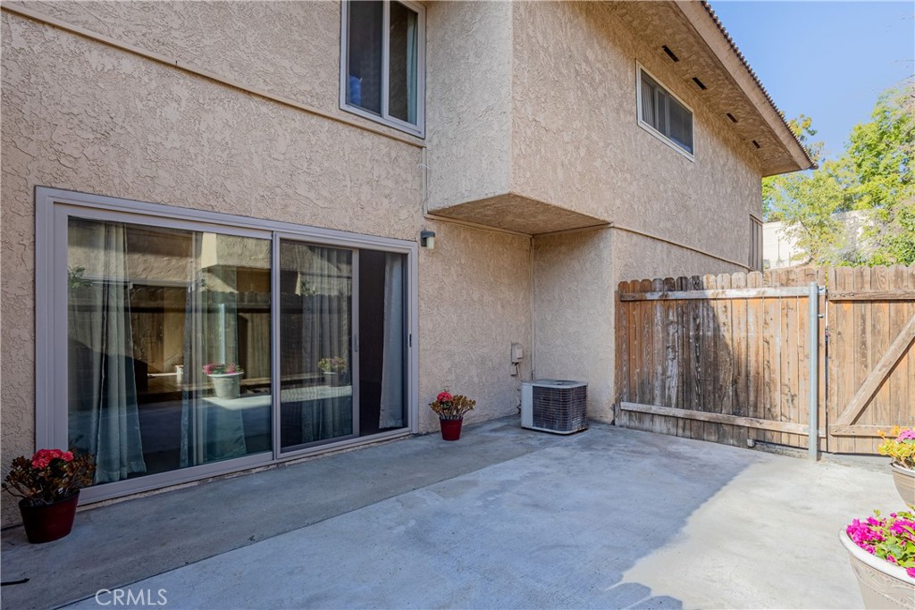 1008 Las Lomas Unit C Property Photo 13