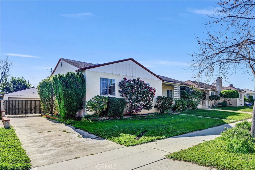 1404 Violeta Property Photo 1