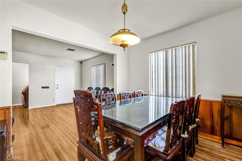 1404 Violeta Property Photo 4