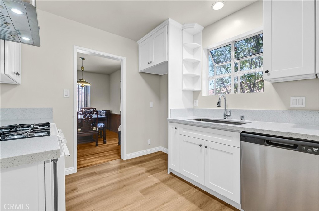 1404 Violeta Property Photo 6