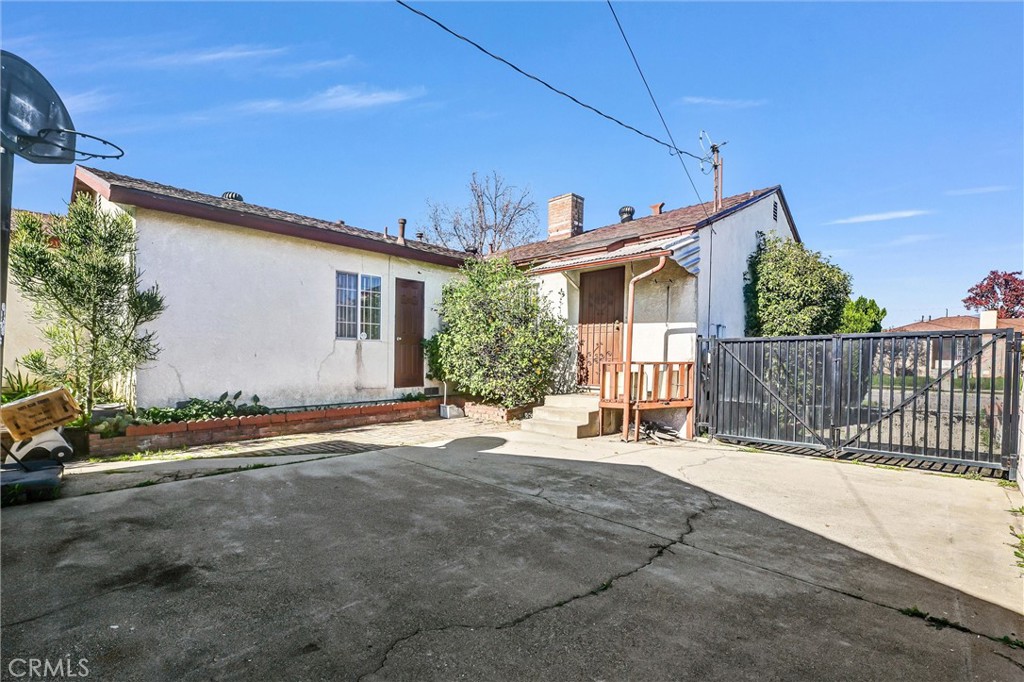 1404 Violeta Property Photo 21
