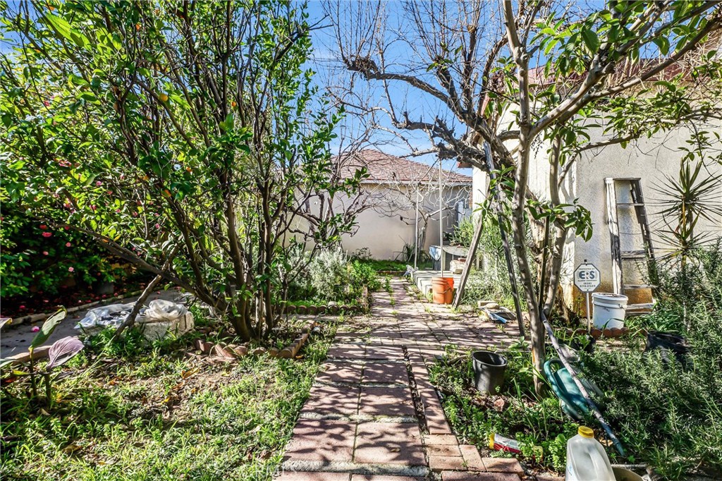 1404 Violeta Property Photo 22