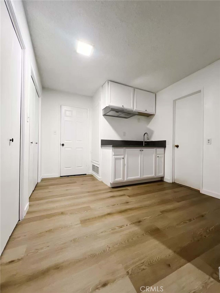 2235 Deepgrove Property Photo 8