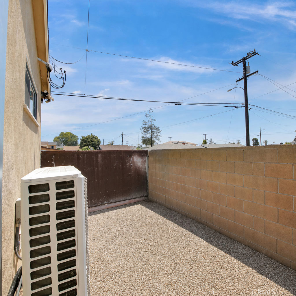 12205 S Halldale Property Photo 28