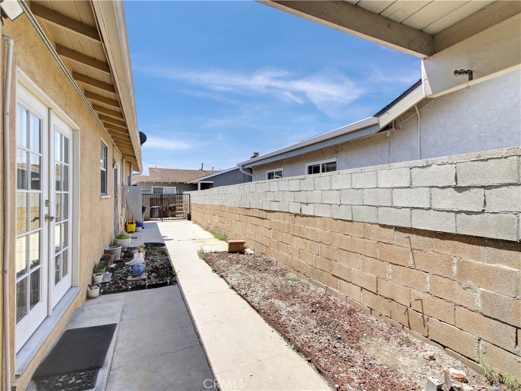 12205 S Halldale Property Photo 29