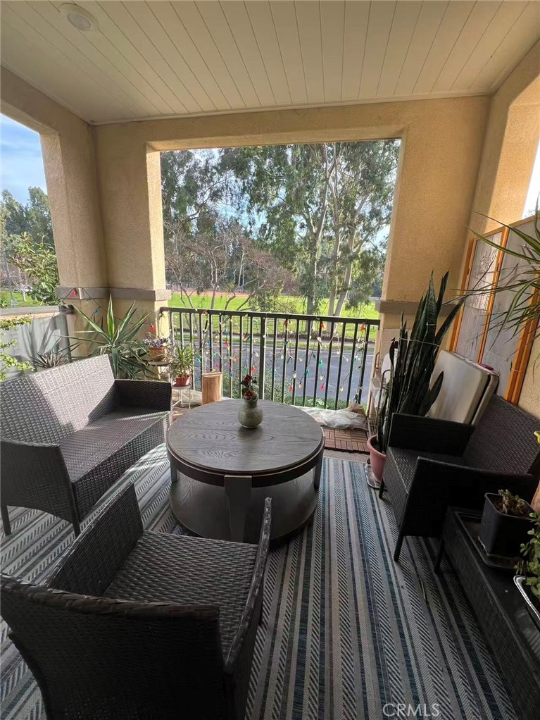 1623 W Glendon Property Photo 3