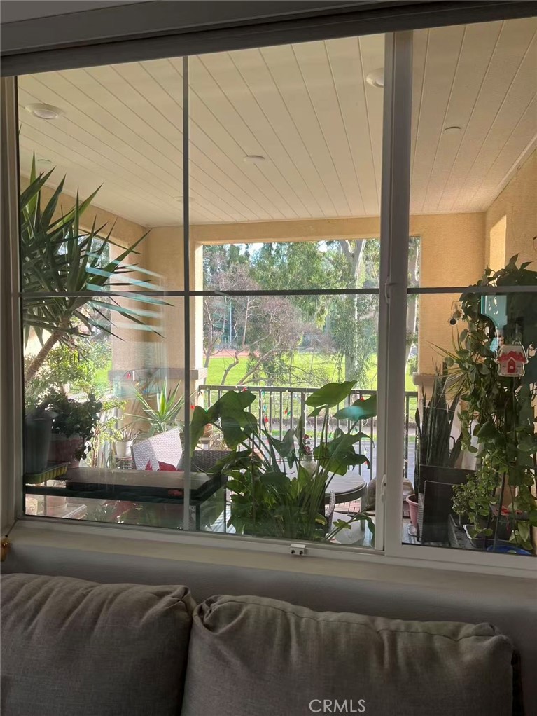 1623 W Glendon Property Photo 4