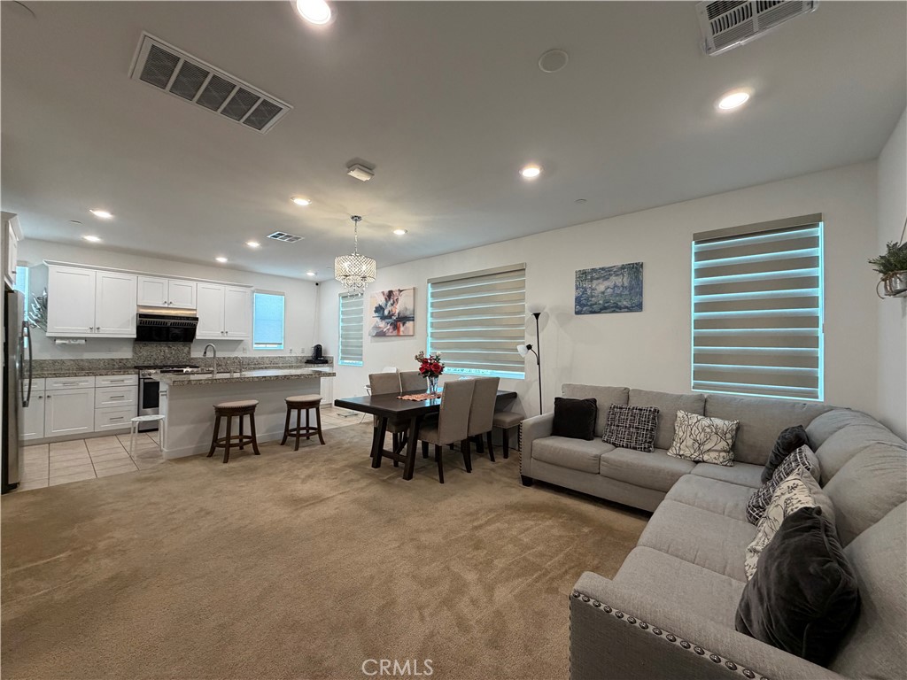 1623 W Glendon Property Photo 6