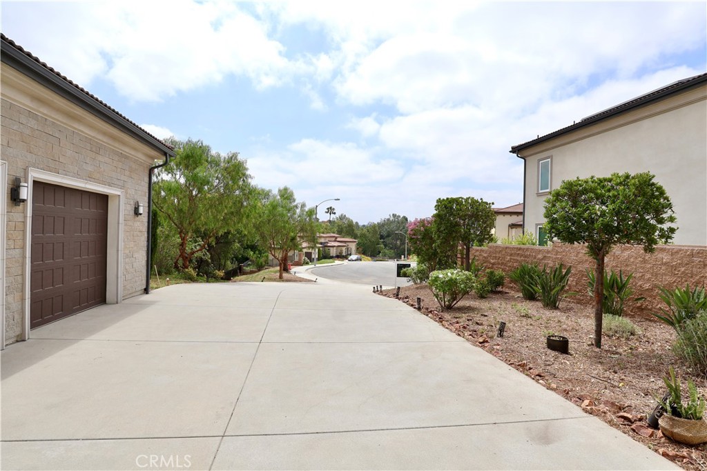 1330 Waterbrook Property Photo 6