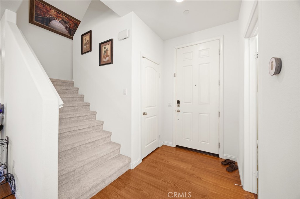 17687 Comfrey Dr Property Photo 5