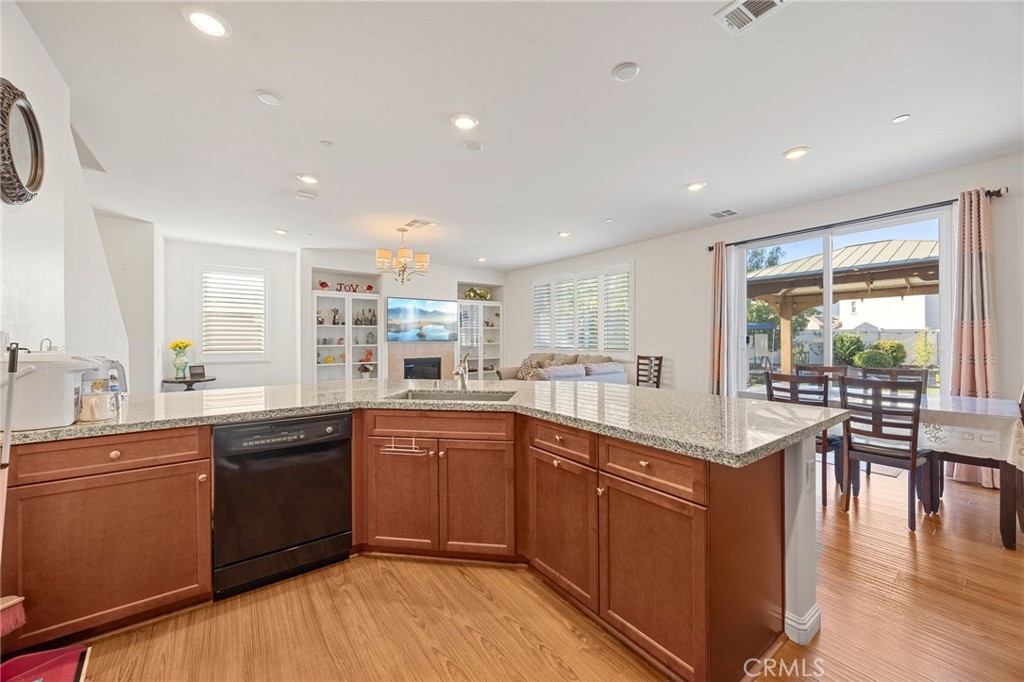 17687 Comfrey Dr Property Photo 10